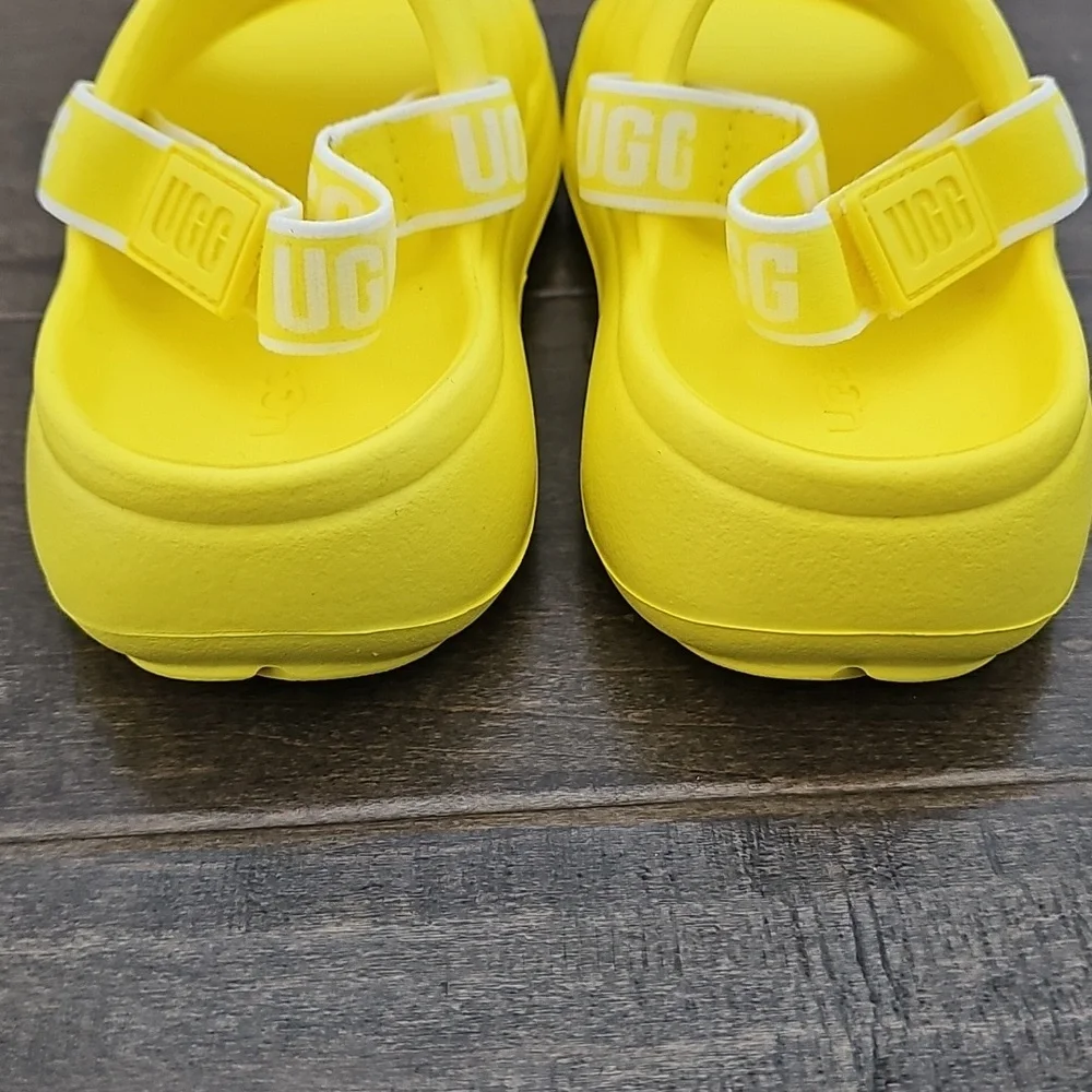 New UGG Kids Sport Yeah Slide with Velcro Strap Closure NWOB Sz 10T